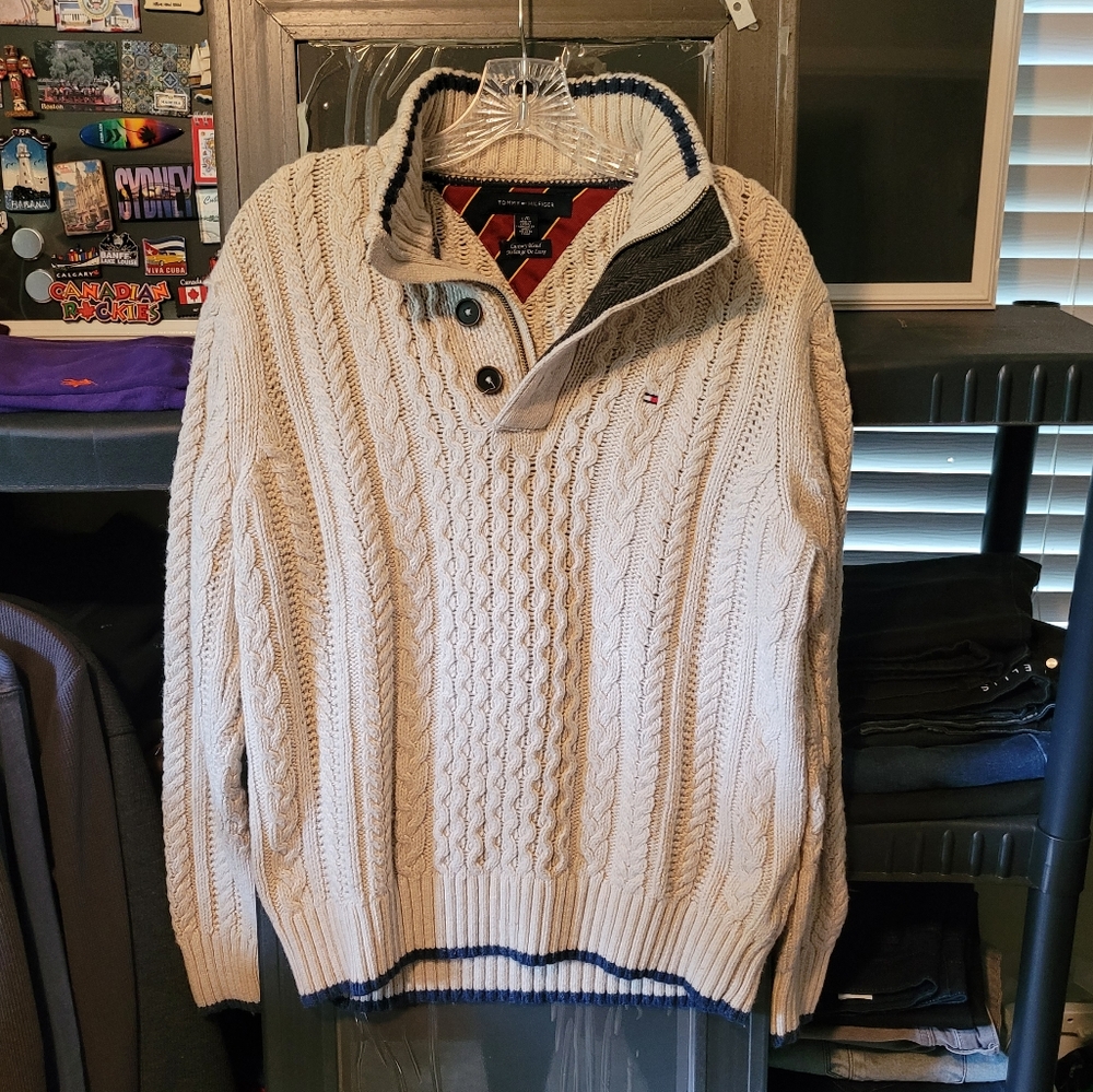 Tommy Hilfiger Large Sweater Tan Zipper Button. Good condition